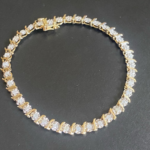 Luxurious Solid 10k 2-Tone S Gold Tennis Bracelet With 37 Natural Diamonds. Nice